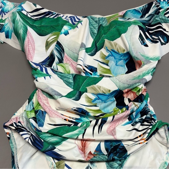 La Blanca swimsuit size 6 - Picture 4 of 7